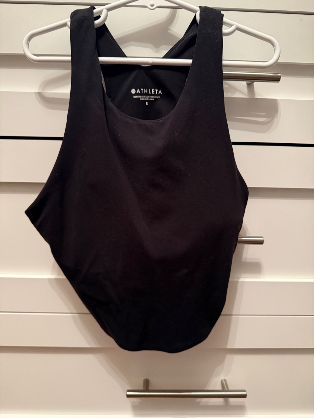 Athleta Conscious Crop Athletic Tank Top in Black, Size Small
